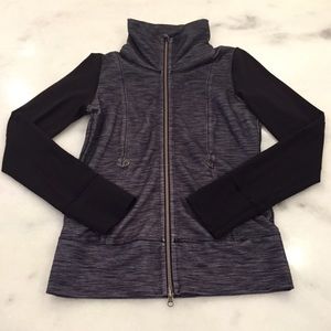 Lululemon Grey/Black Fitted Zip Up Size 6